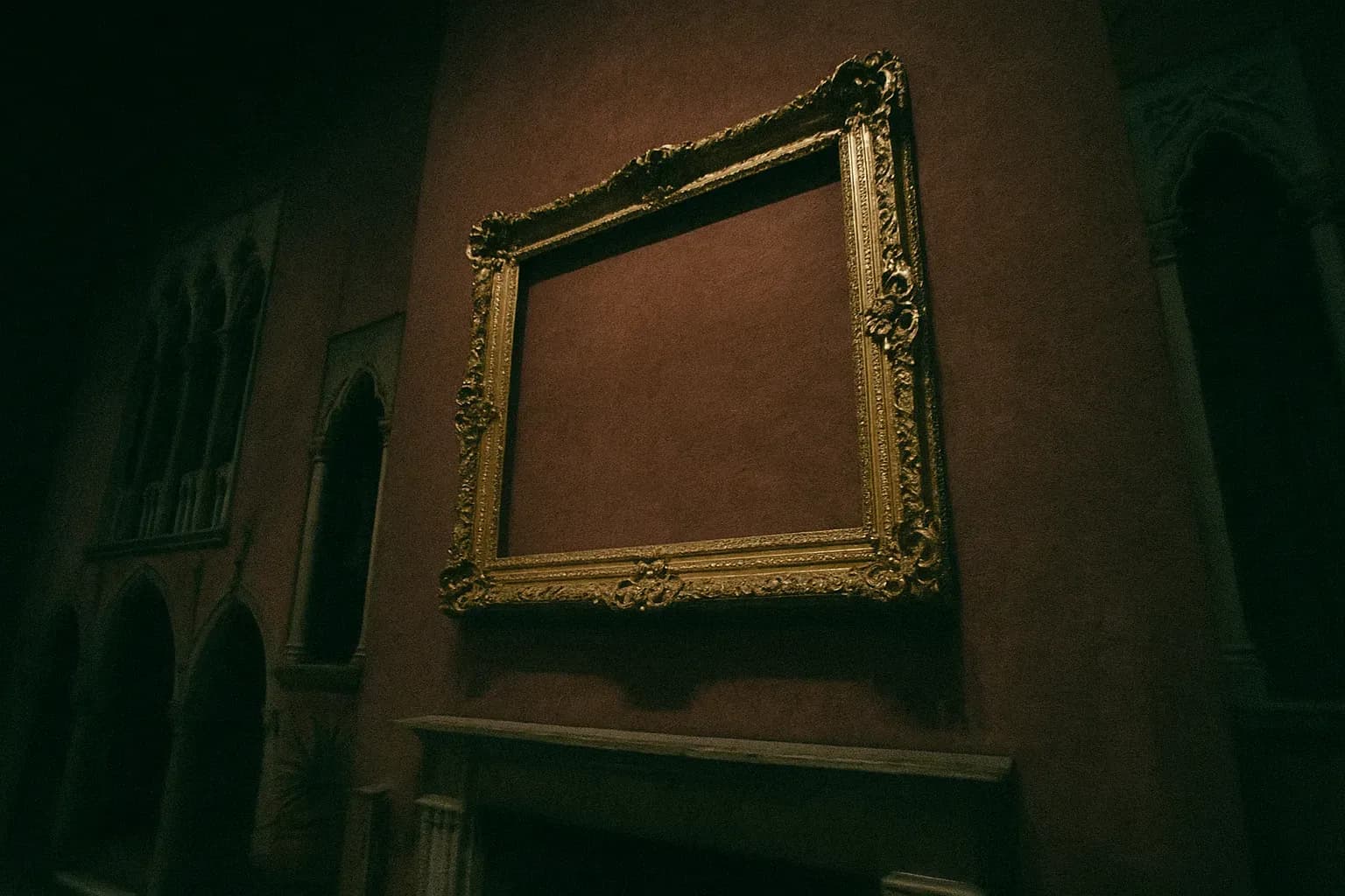 En tom, udsmykket ramme hænger på væggen i Isabella Stewart Gardner-museet og symboliserer det enorme tab af Rembrandts og Vermeers stjålne mesterværker under det berygtede røveri.